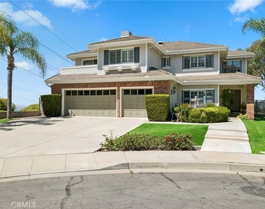 2504 N Courtland Street N - Photo Thumbnail 2