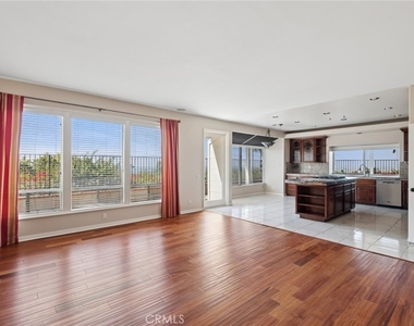 2504 N Courtland Street N - Photo Thumbnail 9