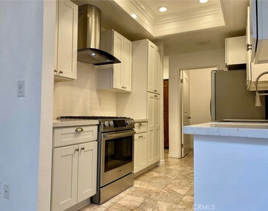 3284 Barham - Photo Thumbnail 18