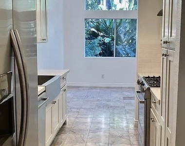 3284 Barham - Photo Thumbnail 21