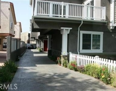 2109 Grant Avenue - Photo Thumbnail 3