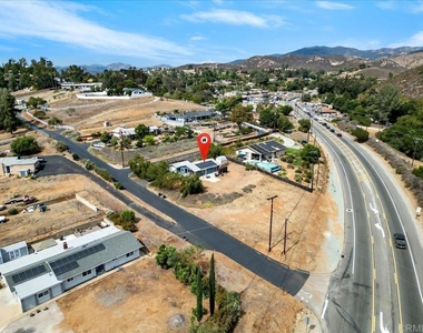 3113 Pine Ln - Photo Thumbnail 10