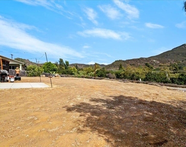 3113 Pine Ln - Photo Thumbnail 7