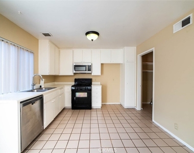 24 Elderglen - Photo Thumbnail 18