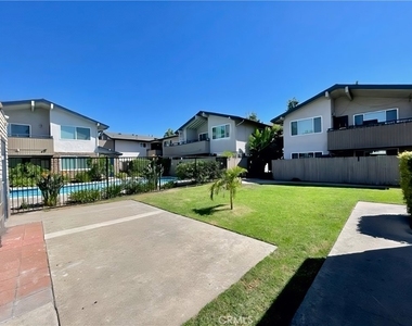 16531 Alliance Avenue - Photo Thumbnail 4