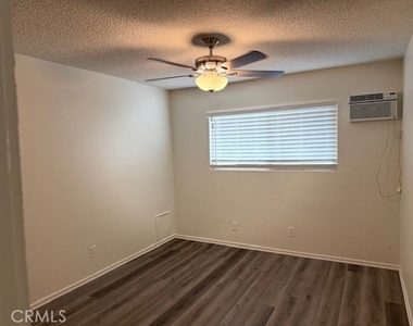 685 E Vista Chino - Photo Thumbnail 19