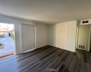 45421 Sunset Lane - Photo Thumbnail 8