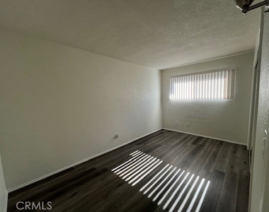 45421 Sunset Lane - Photo Thumbnail 17