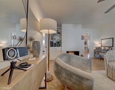 444 N Shattuck Place - Photo Thumbnail 37