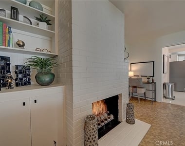 444 N Shattuck Place - Photo Thumbnail 58