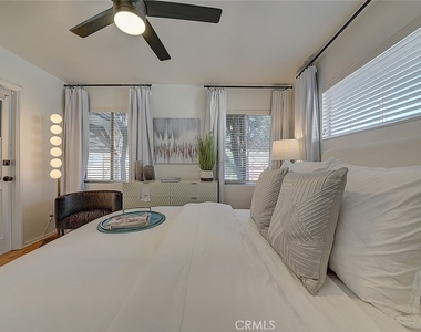 444 N Shattuck Place - Photo Thumbnail 28