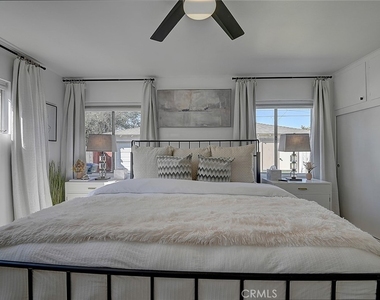 444 N Shattuck Place - Photo Thumbnail 21