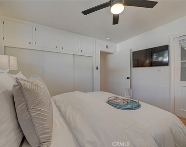 444 N Shattuck Place - Photo Thumbnail 42