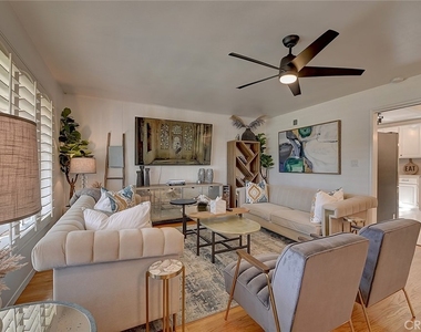 444 N Shattuck Place - Photo Thumbnail 47