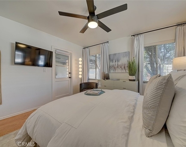 444 N Shattuck Place - Photo Thumbnail 45