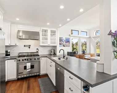 530 San Andres Drive - Photo Thumbnail 6