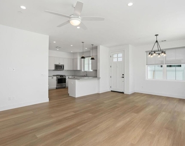 1216 Stonemark Place - Photo Thumbnail 5