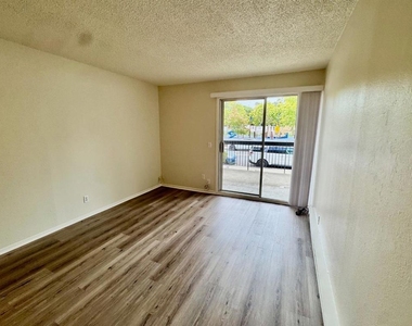 1126 Cherry Avenue - Photo Thumbnail 5