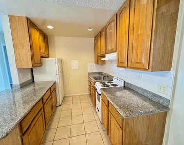 1126 Cherry Avenue - Photo Thumbnail 3