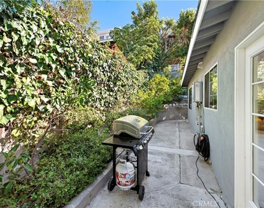 637 Saint Anns Drive - Photo Thumbnail 12
