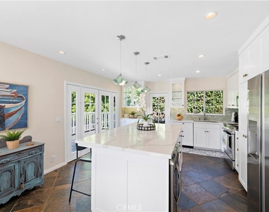 637 Saint Anns Drive - Photo Thumbnail 5