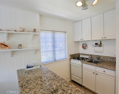 460 Saint Anns Drive - Photo Thumbnail 11
