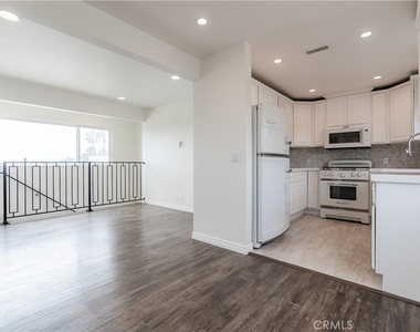 577 S Ramona #e - Photo Thumbnail 9
