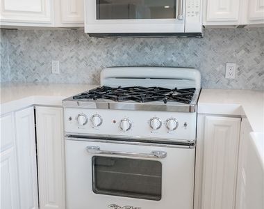 577 S Ramona #e - Photo Thumbnail 13