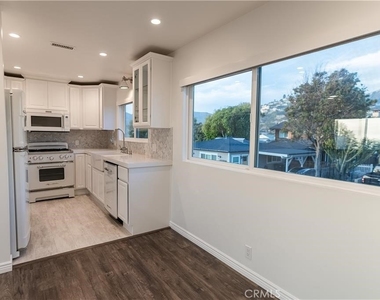 577 S Ramona #e - Photo Thumbnail 12