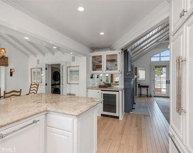 501 Lombardy Lane - Photo Thumbnail 10