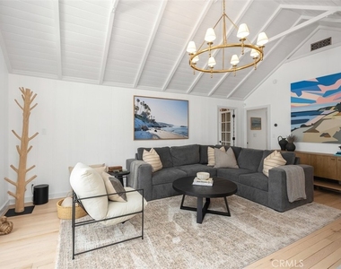 501 Lombardy Lane - Photo Thumbnail 4