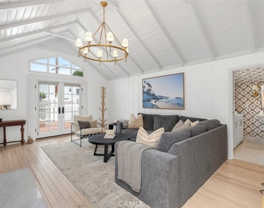 501 Lombardy Lane - Photo Thumbnail 5