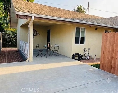 18152 Rayen Street - Photo Thumbnail 9