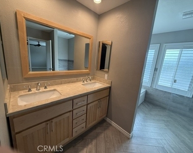 23058 Peacock Court - Photo Thumbnail 13