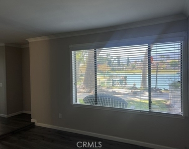 1464 Camelot Drive - Photo Thumbnail 4