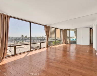 4314 Marina City Drive - Photo Thumbnail 7