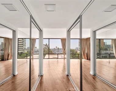 4314 Marina City Drive - Photo Thumbnail 12