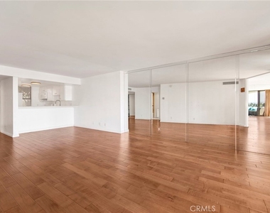 4314 Marina City Drive - Photo Thumbnail 13