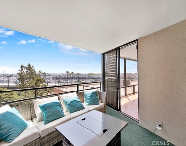 4314 Marina City Drive - Photo Thumbnail 4