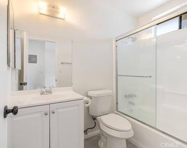 1129 Linden Avenue - Photo Thumbnail 17