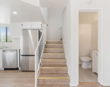 1129 Linden Avenue - Photo Thumbnail 16