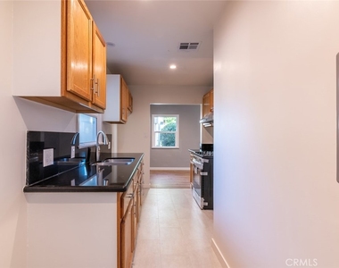305 N Chevy Chase - Photo Thumbnail 8