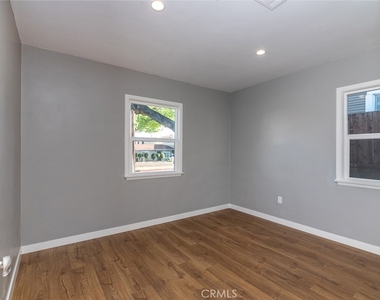 305 N Chevy Chase - Photo Thumbnail 10