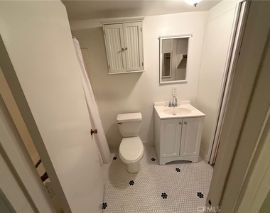 302 Churchill Road - Photo Thumbnail 6