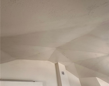 600 Summit Boulevard - Photo Thumbnail 14