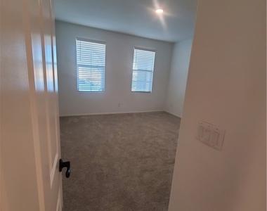 13328 Macaw Place - Photo Thumbnail 6