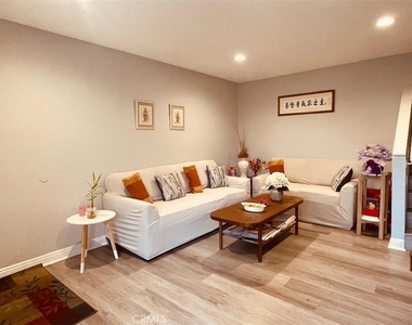 4304 Walnut Street - Photo Thumbnail 3