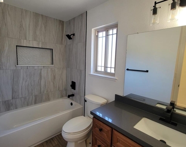 2210 Sierra Court - Photo Thumbnail 17