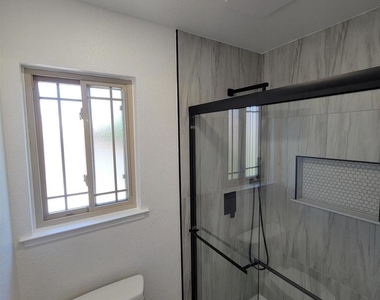 2210 Sierra Court - Photo Thumbnail 22