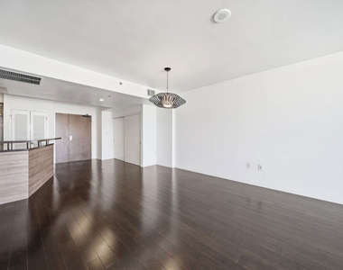 3785 Wilshire Boulevard - Photo Thumbnail 15